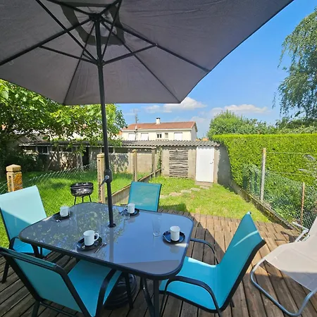 Le Petit Ecureuil Charmant Gite Jardin Terrasse Les Herbiers Exterior foto