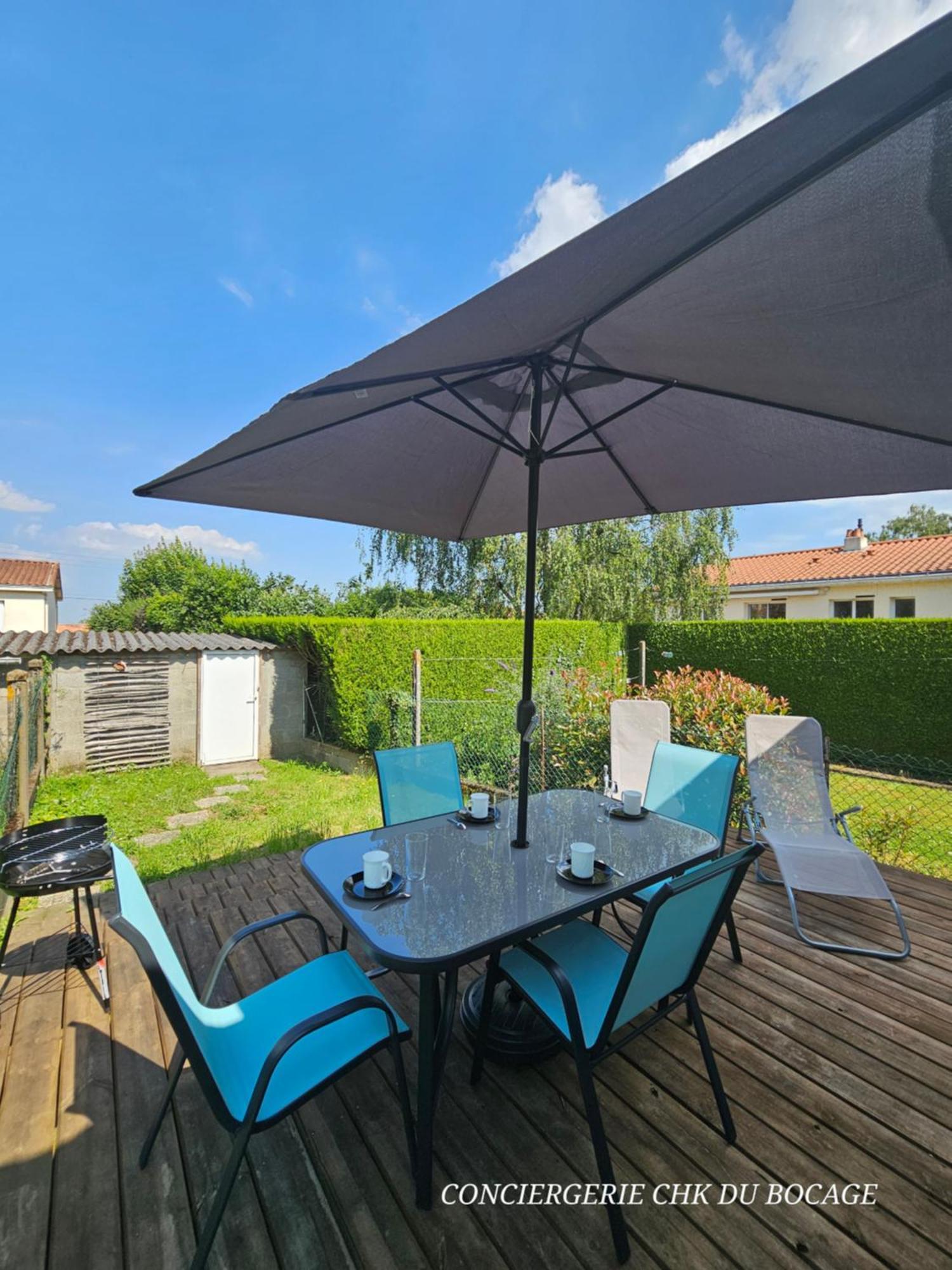 Le Petit Ecureuil Jardin Terrasse * Les Herbiers